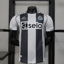 Camisa do Newcastle United I 25/26 JOGADOR Preta e Branca