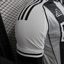 Camisa do Newcastle United I 25/26 JOGADOR Preta e Branca